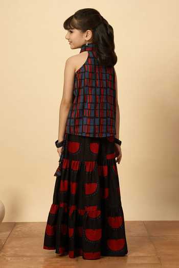 StyloBug Printed Sleeveless Shirt & Lehenga Set 