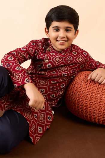 Shop StyloBug Red Cotton Hand Block Print Kurta And Pant Set Online at Aza Fashions Shop_StyloBug_Red Cotton Hand Block Print Kurta And Pant Set _Online_at_Aza_Fashions