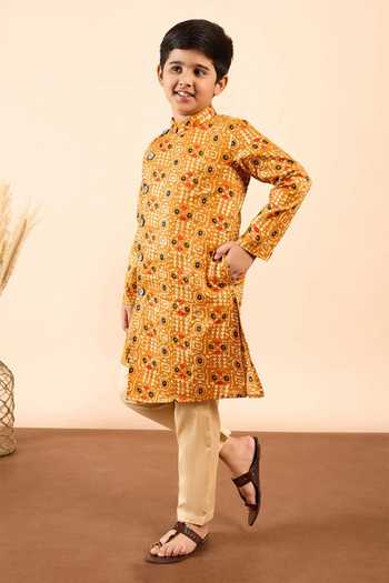 Buy StyloBug Yellow Cotton Printed Kurta And Pant Set Online at Aza Fashions Buy_StyloBug_Yellow Cotton Printed Kurta And Pant Set _Online_at_Aza_Fashions