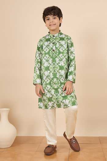StyloBug Printed Kurta & Pant Set 