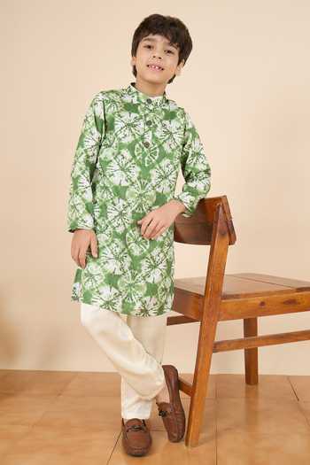 StyloBug_Green Polyester Printed Kurta And Pant Set _at_Aza_Fashions