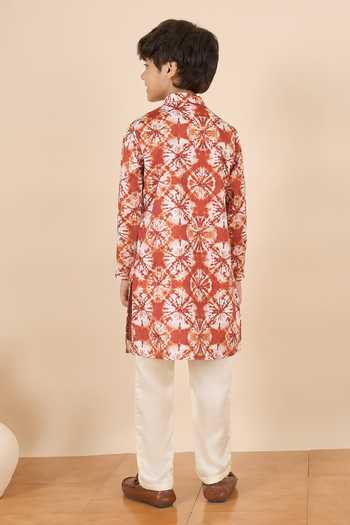 StyloBug Printed Kurta & Pant Set 