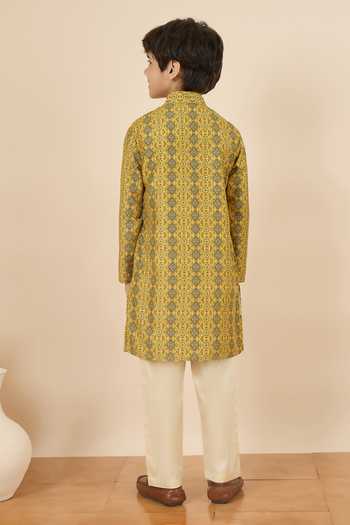 StyloBug Printed Kurta & Pant Set 