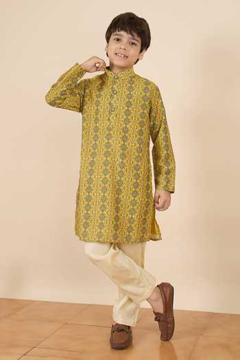 StyloBug Printed Kurta & Pant Set 