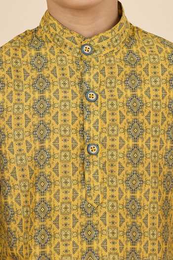 StyloBug_Yellow Polyester Printed Kurta And Pant Set _at_Aza_Fashions