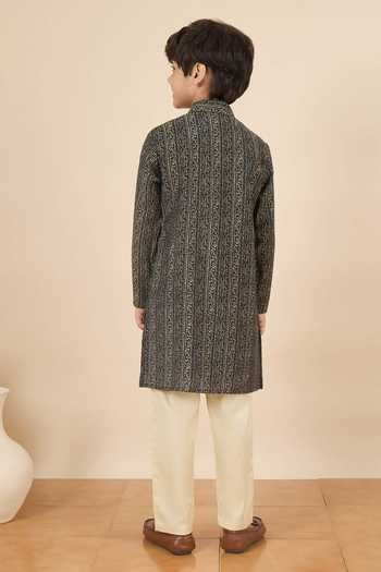 StyloBug Printed Kurta & Pant Set 