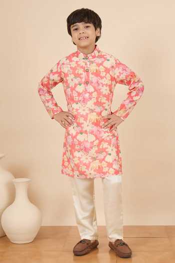StyloBug Printed Kurta & Pant Set 