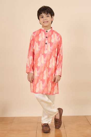 StyloBug Printed Kurta & Pant Set 