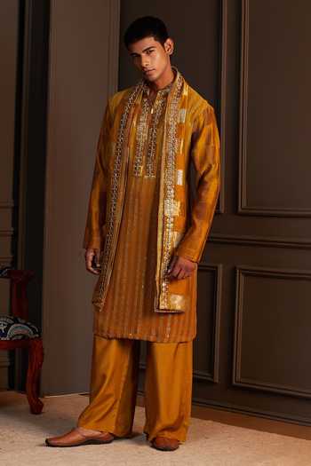 Soniya G_Gold Georgette Kesar Sequin Kurta Set With Stole _at_Aza_Fashions
