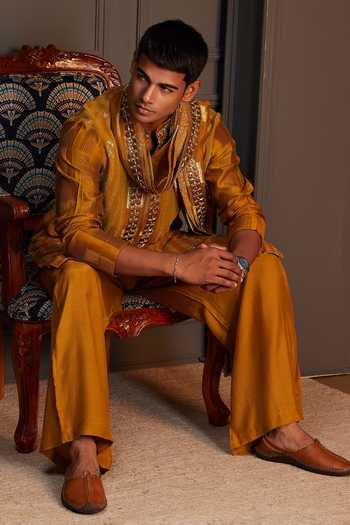 Buy_Soniya G_Gold Georgette Kesar Sequin Kurta Set With Stole 