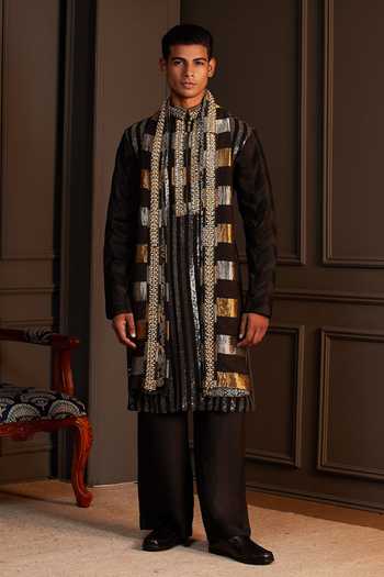 Soniya G Shahmir Embellished Kurta Set With Stole 