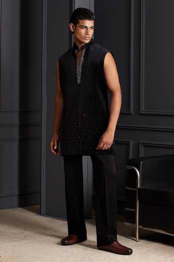 Shop Soniya G Black Cotton, Velvet Noor-e-shab Embroidered Jacket And Kurta Set Online at Aza Fashions Shop_Soniya G_Black Cotton, Velvet Noor-e-shab Embroidered Jacket And Kurta Set _Online_at_Aza_Fashions