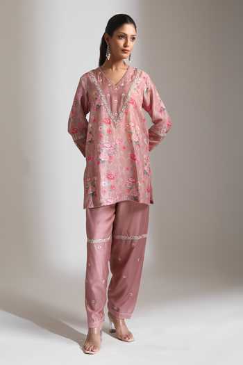 Buy_Tanu Malhotra_Pink Silk, Cotton, Georgette V-neck, Yes Embroidered Floral Kurta Salwar Set _Online_at_Aza_Fashions