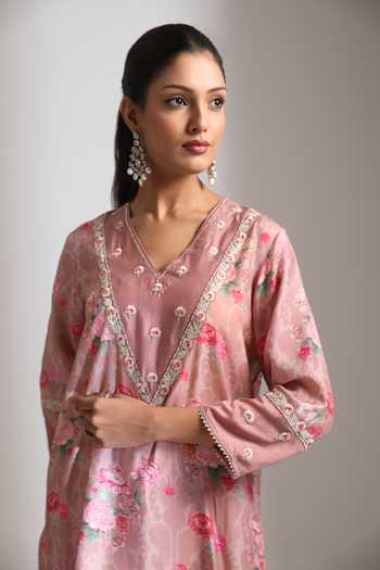 Buy_Tanu Malhotra_Pink Silk, Cotton, Georgette V-neck, Yes Embroidered Floral Kurta Salwar Set 