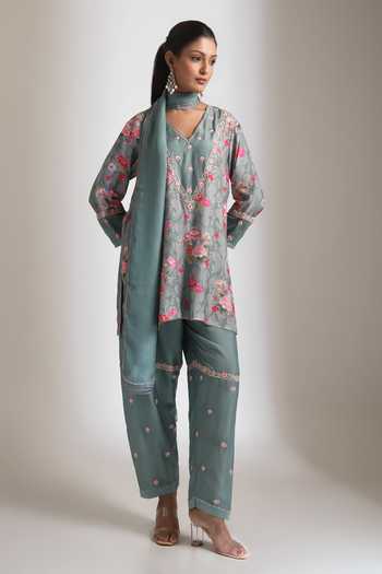 Shop_Tanu Malhotra_Green Silk, Cotton, Georgette V-neck Embroidered Floral Kurta Salwar Set _Online_at_Aza_Fashions