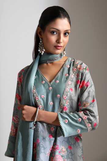 Buy_Tanu Malhotra_Green Silk, Cotton, Georgette V-neck Embroidered Floral Kurta Salwar Set 