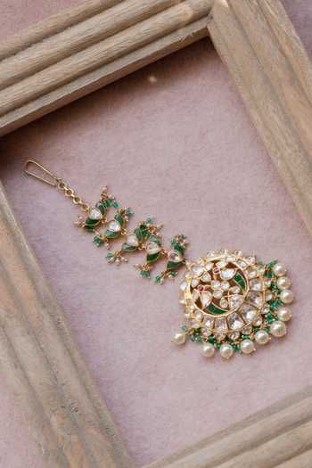 Solv Jewellery_Gold Plated Kamangi Embellished Maangtikka _at_Aza_Fashions