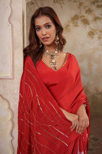 Buy Pooja Popli Red Crepe Maya Printed Saree With Unstitched Blouse Piece Buy_Pooja Popli_Red Crepe Maya Printed Saree With Unstitched Blouse Piece