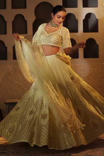 Buy_Pooja Popli_Yellow Silk, Organza Sweetheart Neck Nazakat Sequin Embroidered Lehenga Set 