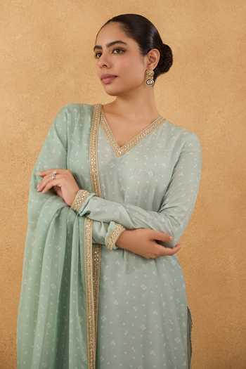 Buy Pooja Popli Green Silk, Cotton V-neck, Yes Bandhej Print Kurta Set Online at Aza Fashions Buy_Pooja Popli_Green Silk, Cotton V-neck, Yes Bandhej Print Kurta Set _Online_at_Aza_Fashions