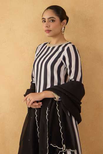 Buy Pooja Popli Black Silk, Cotton, Organza Round Neck Striped Print Kurta Set Online at Aza Fashions Buy_Pooja Popli_Black Silk, Cotton, Organza Round Neck Striped Print Kurta Set _Online_at_Aza_Fashions