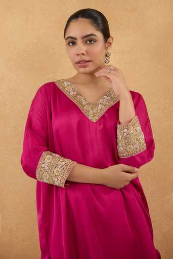 Pooja Popli Fuchsia Silk, Modal V-neck Short Kurta And Floral Print Pant Set Online at Aza Fashions Pooja Popli_Fuchsia Silk, Modal V-neck Short Kurta And Floral Print Pant Set _Online_at_Aza_Fashions