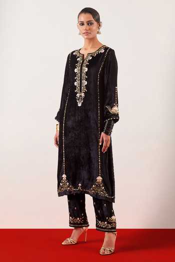 Buy Anantaa By Roohi Black Chanderi, Viscose, Tissue, Velvet Split Floral Embroidered Kurta Set Online at Aza Fashions Buy_Anantaa By Roohi_Black Chanderi, Viscose, Tissue, Velvet Split Floral Embroidered Kurta Set _Online_at_Aza_Fashions