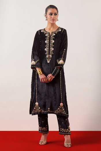 Shop Anantaa By Roohi Black Chanderi, Viscose, Tissue, Velvet Split Floral Embroidered Kurta Set Online at Aza Fashions Shop_Anantaa By Roohi_Black Chanderi, Viscose, Tissue, Velvet Split Floral Embroidered Kurta Set _Online_at_Aza_Fashions