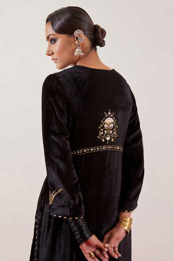 Anantaa By Roohi Black Chanderi, Viscose, Tissue, Velvet Split Floral Embroidered Kurta Set at Aza Fashions Anantaa By Roohi_Black Chanderi, Viscose, Tissue, Velvet Split Floral Embroidered Kurta Set _at_Aza_Fashions