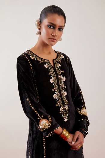 Buy Anantaa By Roohi Black Chanderi, Viscose, Tissue, Velvet Split Floral Embroidered Kurta Set Buy_Anantaa By Roohi_Black Chanderi, Viscose, Tissue, Velvet Split Floral Embroidered Kurta Set