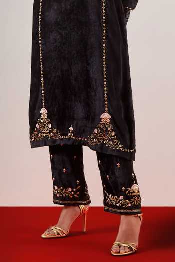 Shop Anantaa By Roohi Black Chanderi, Viscose, Tissue, Velvet Split Floral Embroidered Kurta Set Shop_Anantaa By Roohi_Black Chanderi, Viscose, Tissue, Velvet Split Floral Embroidered Kurta Set