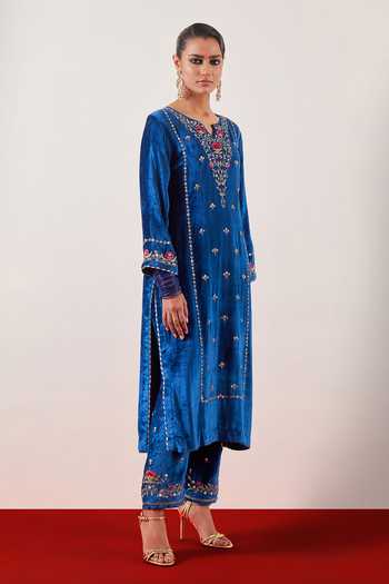 Anantaa By Roohi_Blue Viscose, Velvet Notched Neck, Yes Embroidered Kurta With Pant _Online_at_Aza_Fashions