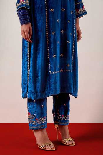 Anantaa By Roohi_Blue Viscose, Velvet, Chanderi, Tissue Notched Neck, Yes Embroidered Kurta Set _Online_at_Aza_Fashions