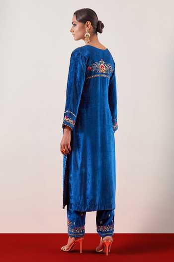 Anantaa By Roohi Blue Embroidered Velvet Kurta Set
