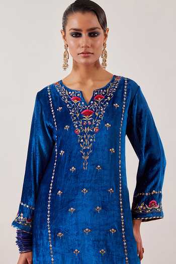 Buy_Anantaa By Roohi_Blue Viscose, Velvet, Chanderi, Tissue Notched Neck, Yes Embroidered Kurta Set _Online_at_Aza_Fashions