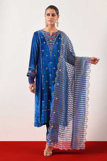 Anantaa By Roohi Blue Embroidered Velvet Kurta Set