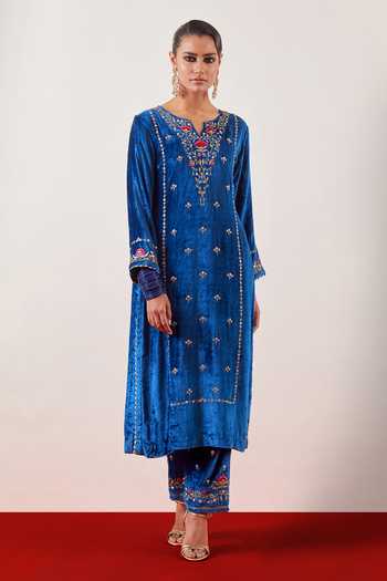 Anantaa By Roohi_Blue Viscose, Velvet, Chanderi, Tissue Notched Neck, Yes Embroidered Kurta Set _at_Aza_Fashions