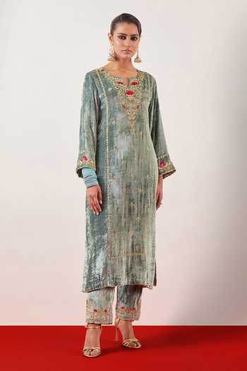 Anantaa By Roohi_Green Viscose, Velvet, Chanderi, Tissue Notched Neck Embroidered Kurta Set _Online_at_Aza_Fashions