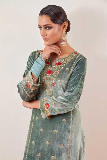 Buy_Anantaa By Roohi_Green Viscose, Velvet, Chanderi, Tissue Notched Neck Embroidered Kurta Set 