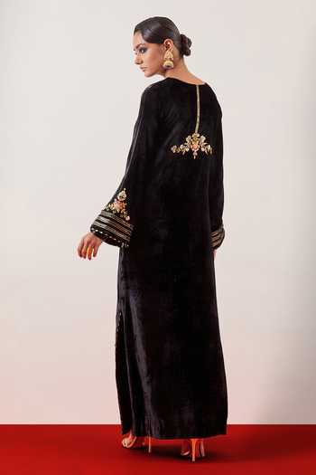 Anantaa By Roohi Black Embroidered Velvet Gown