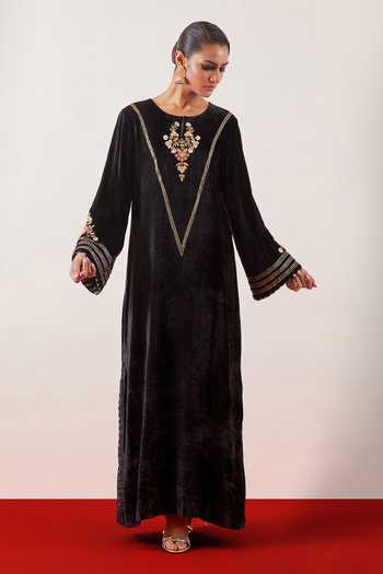 Anantaa By Roohi Black Embroidered Velvet Gown
