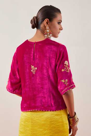Shop Anantaa By Roohi Yellow Chanderi, Tissue, Viscose, Velvet Round Neck Saree With Blouse Online at Aza Fashions Shop_Anantaa By Roohi_Yellow Chanderi, Tissue, Viscose, Velvet Round Neck Saree With Blouse _Online_at_Aza_Fashions