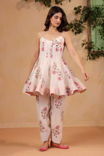 Anshu Wadhwa_Pink Organza, Chanderi Sweetheart Neck Hand Embroidered Anarkali Set _Online_at_Aza_Fashions