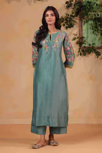 Anshu Wadhwa Embroidered Chanderi Kurta & Pant Set 