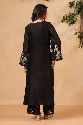 Anshu Wadhwa Embroidered Chanderi & Organza Kurta Set 