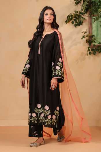 Anshu Wadhwa_Black Organza, Chanderi Split V-neck Embroidered And Kurta Set _at_Aza_Fashions