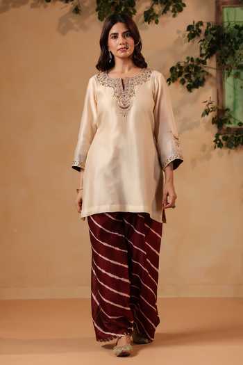 Anshu Wadhwa Hand Embroidered Chanderi & Organza Kurta Set 