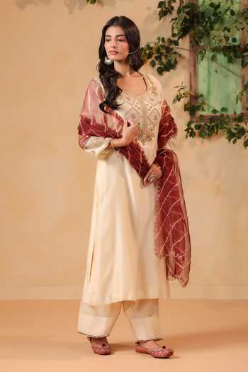 Shop Anshu Wadhwa Gold Organza, Chanderi V-neck, Yes Hand Embroidered Kurta And Salwar Set Online at Aza Fashions Shop_Anshu Wadhwa_Gold Organza, Chanderi V-neck, Yes Hand Embroidered Kurta And Salwar Set _Online_at_Aza_Fashions