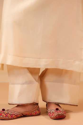 Anshu Wadhwa Gold Organza, Chanderi V-neck, Yes Hand Embroidered Kurta And Salwar Set at Aza Fashions Anshu Wadhwa_Gold Organza, Chanderi V-neck, Yes Hand Embroidered Kurta And Salwar Set _at_Aza_Fashions