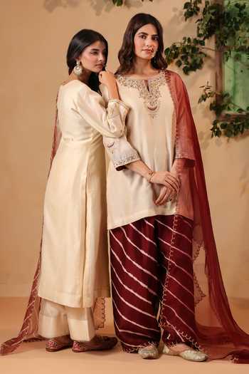 Buy Anshu Wadhwa Gold Organza, Chanderi V-neck, Yes Hand Embroidered Kurta And Salwar Set Buy_Anshu Wadhwa_Gold Organza, Chanderi V-neck, Yes Hand Embroidered Kurta And Salwar Set